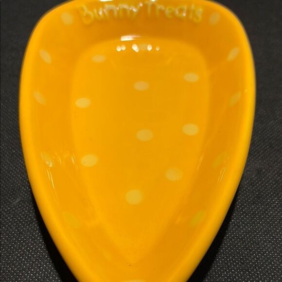 Hallmark Carrot-Shaped Dish in Orange and Green - Picture 4 of 6
